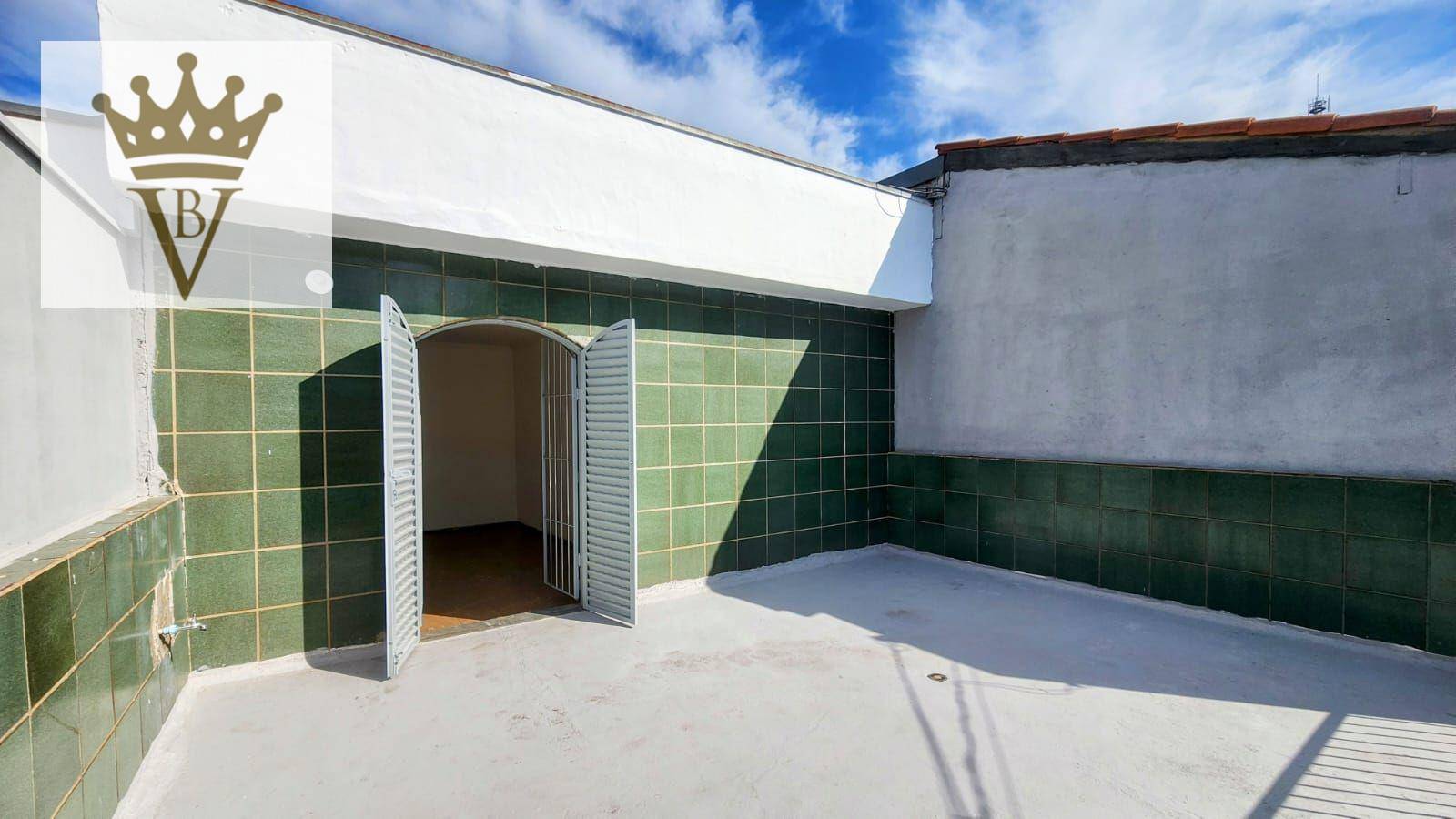 Sobrado à venda com 3 quartos, 200m² - Foto 4