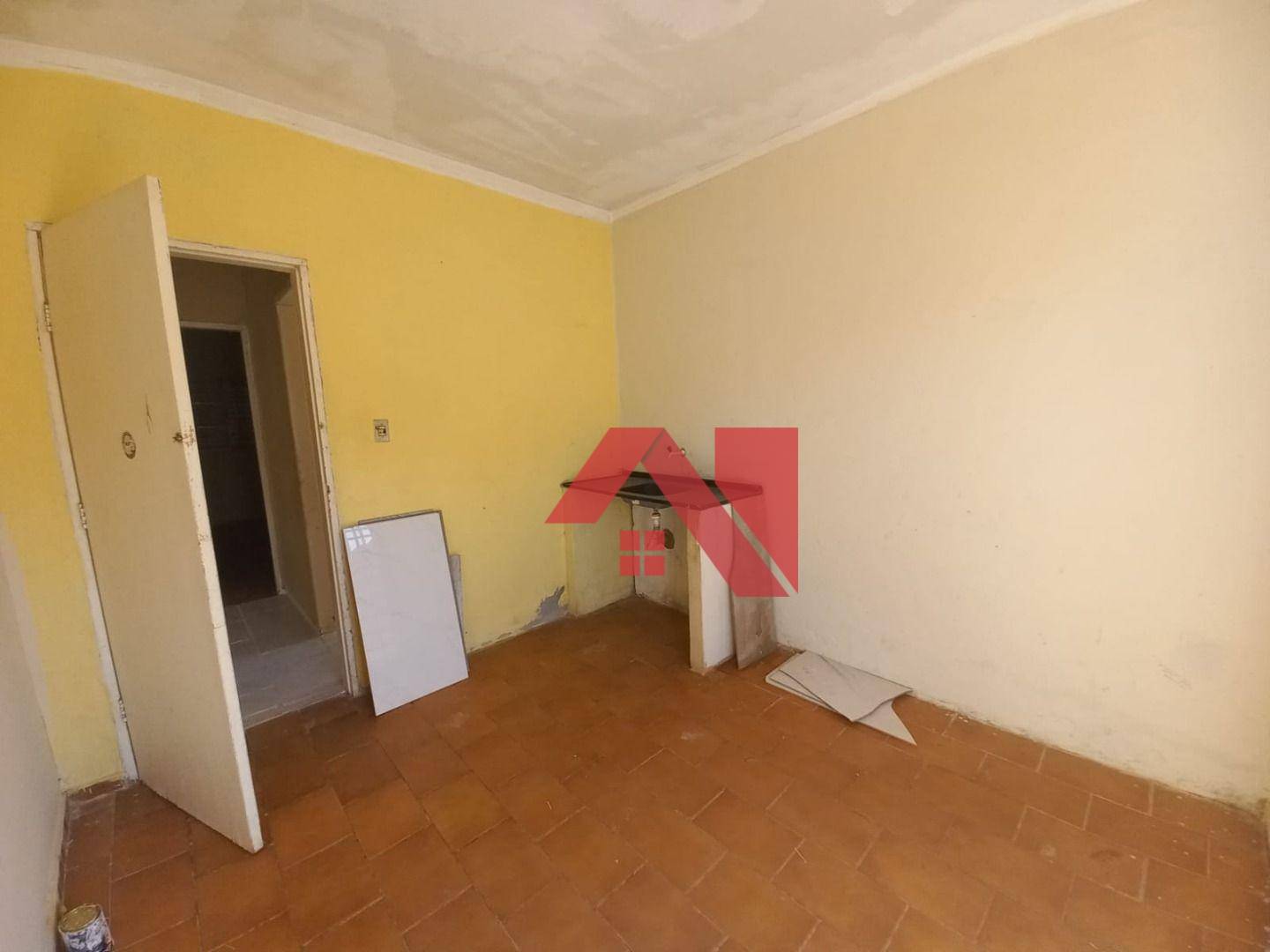 Casa à venda com 2 quartos, 80m² - Foto 4