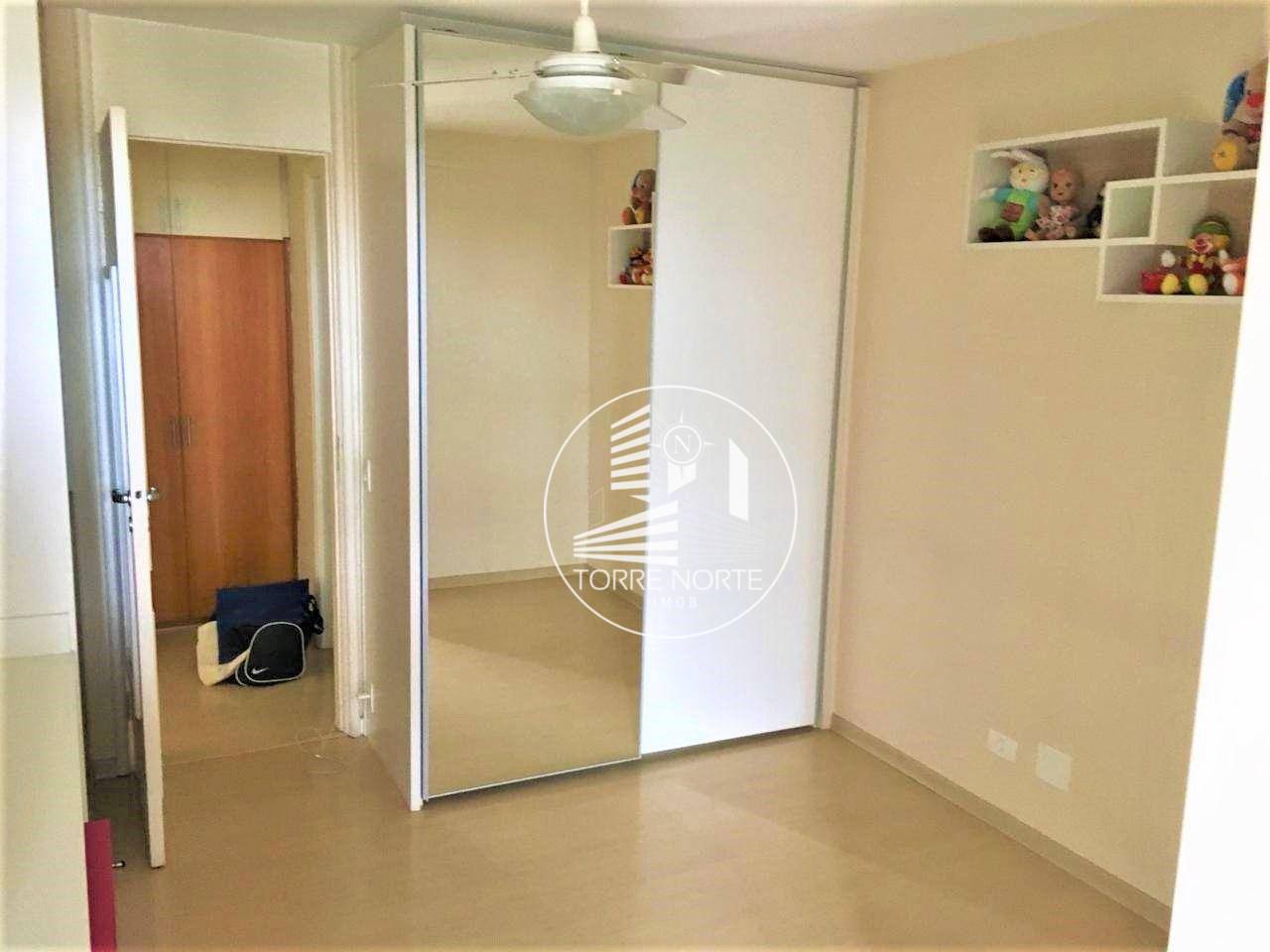 Apartamento à venda com 4 quartos, 220m² - Foto 14