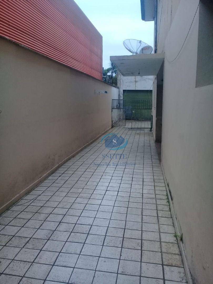 Casa à venda com 3 quartos, 220m² - Foto 8