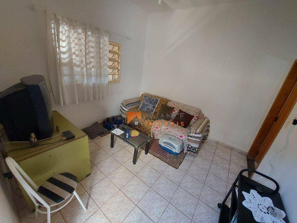 Casa à venda com 3 quartos, 107m² - Foto 3