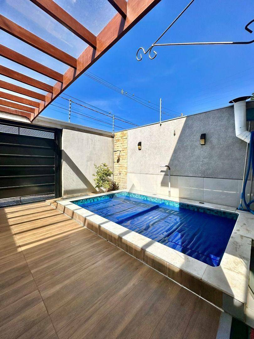 Casa à venda com 3 quartos, 180m² - Foto 2