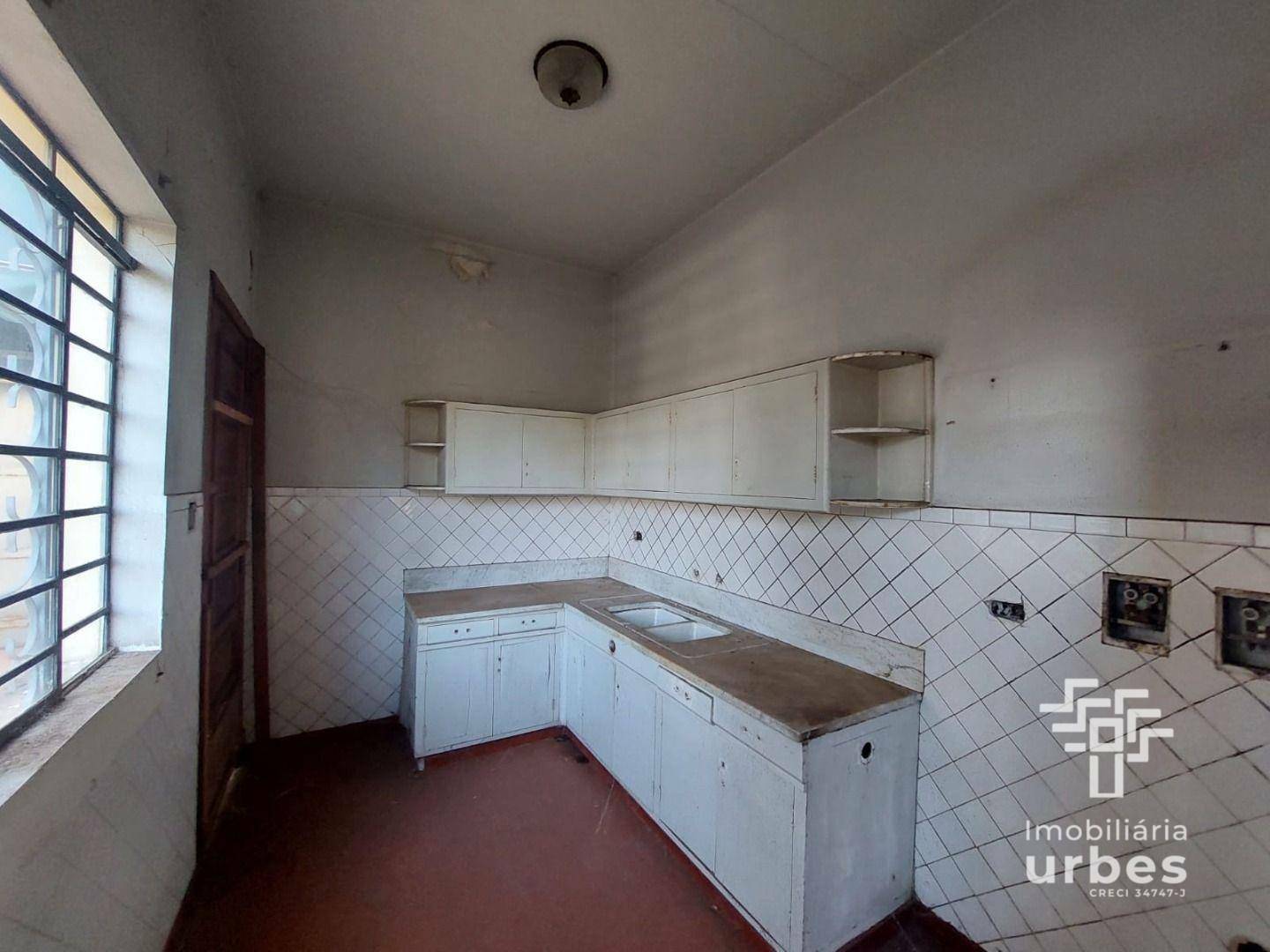 Casa para alugar com 2 quartos, 235m² - Foto 11