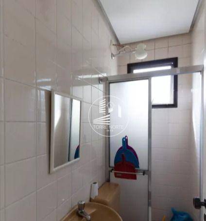 Apartamento à venda com 3 quartos, 176m² - Foto 2