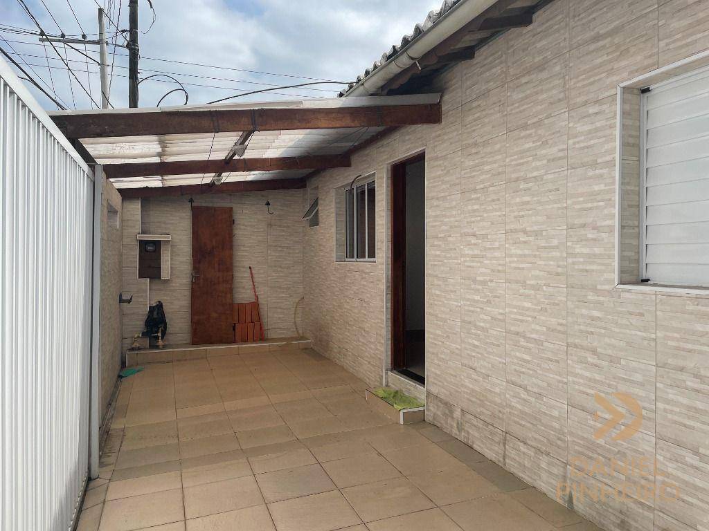 Casa à venda com 3 quartos, 90m² - Foto 14