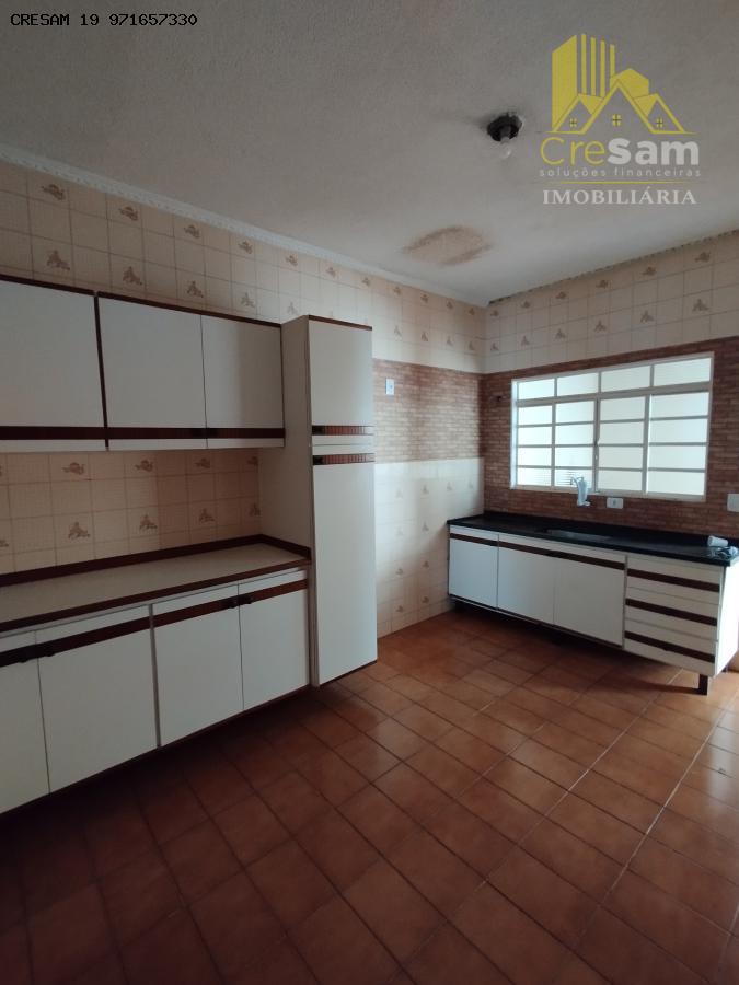 Casa para alugar com 3 quartos, 250m² - Foto 13