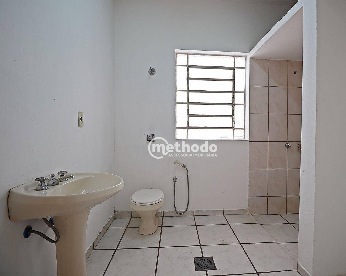 Casa para alugar com 3 quartos, 182m² - Foto 11
