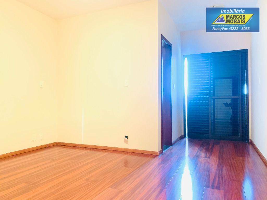 Apartamento à venda com 3 quartos, 167m² - Foto 10