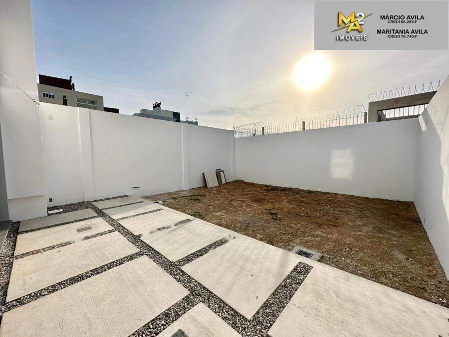 Casa à venda com 3 quartos, 203m² - Foto 4