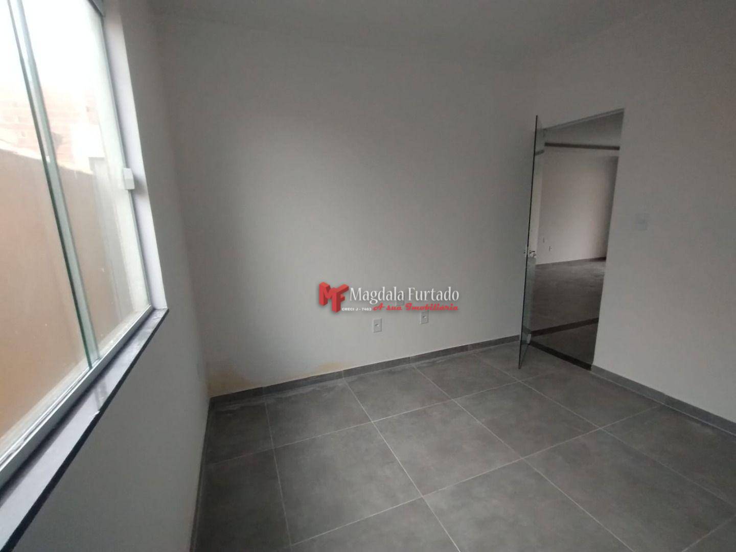 Casa à venda com 2 quartos, 70m² - Foto 8