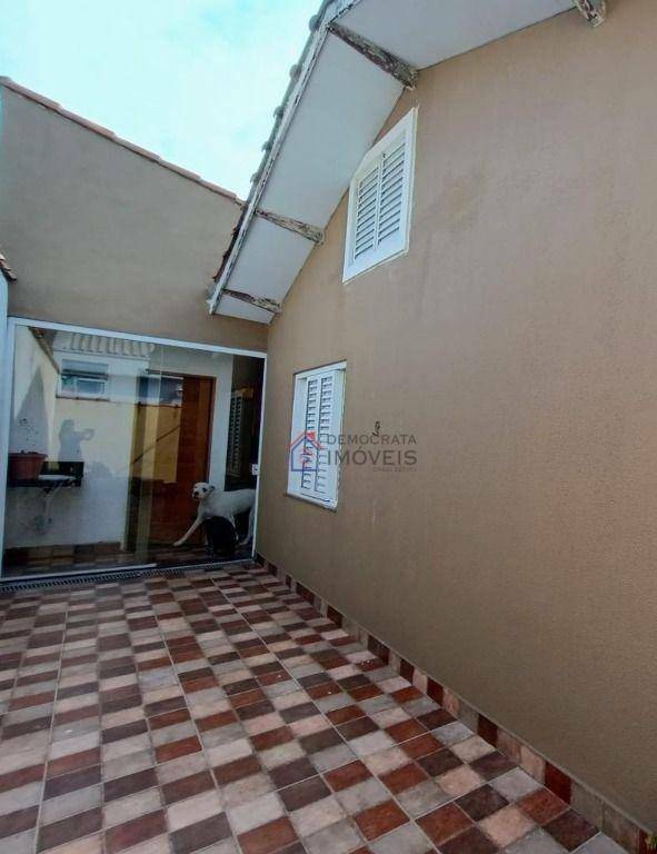 Casa à venda com 3 quartos, 240m² - Foto 17