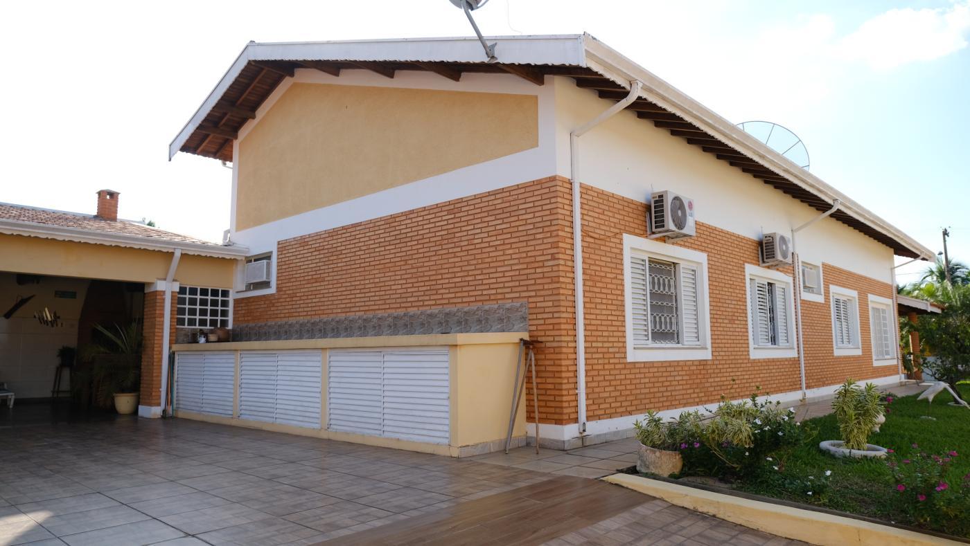 Casa à venda com 5 quartos, 1000m² - Foto 3