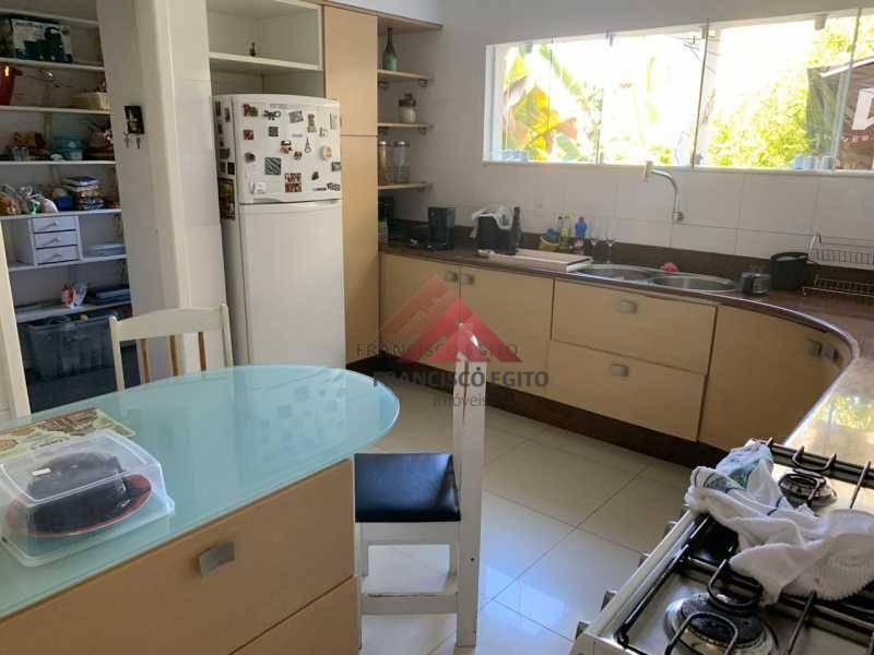 Casa de Condomínio à venda com 4 quartos, 360m² - Foto 14