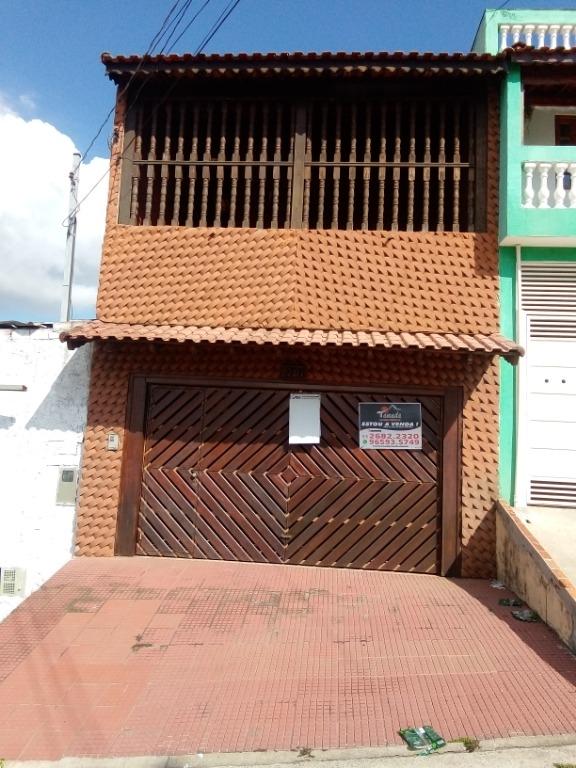 Sobrado à venda com 3 quartos, 194m² - Foto 1