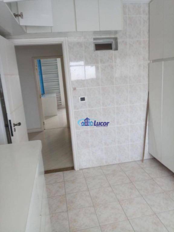 Apartamento à venda com 3 quartos, 170m² - Foto 2