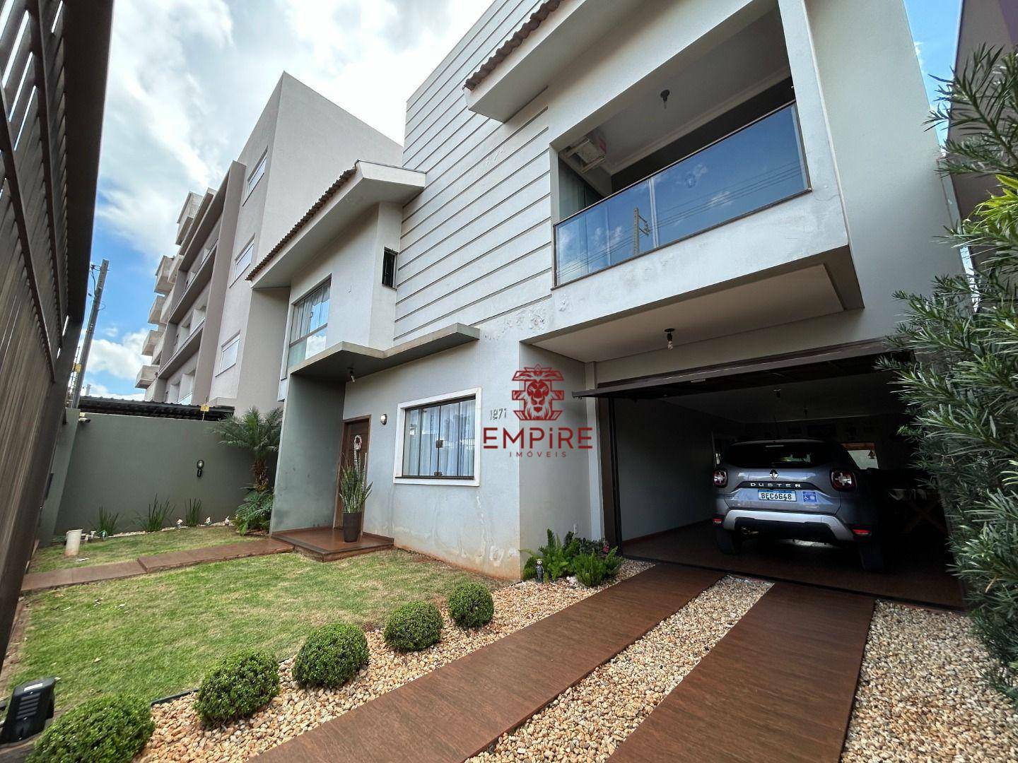 Casa à venda com 4 quartos, 300m² - Foto 2