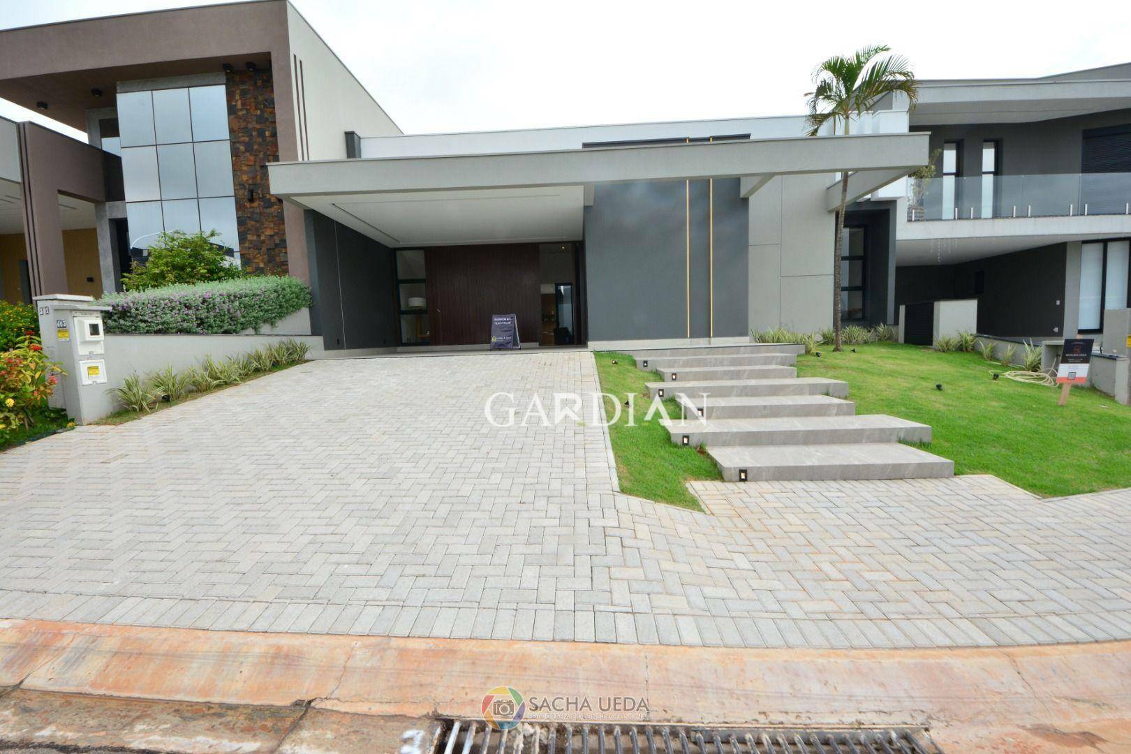 Casa de Condomínio à venda com 3 quartos, 220m² - Foto 2