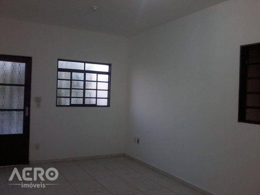 Casa à venda com 2 quartos, 90m² - Foto 15