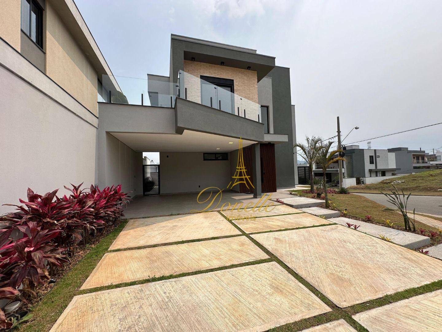 Sobrado à venda com 3 quartos, 328m² - Foto 1