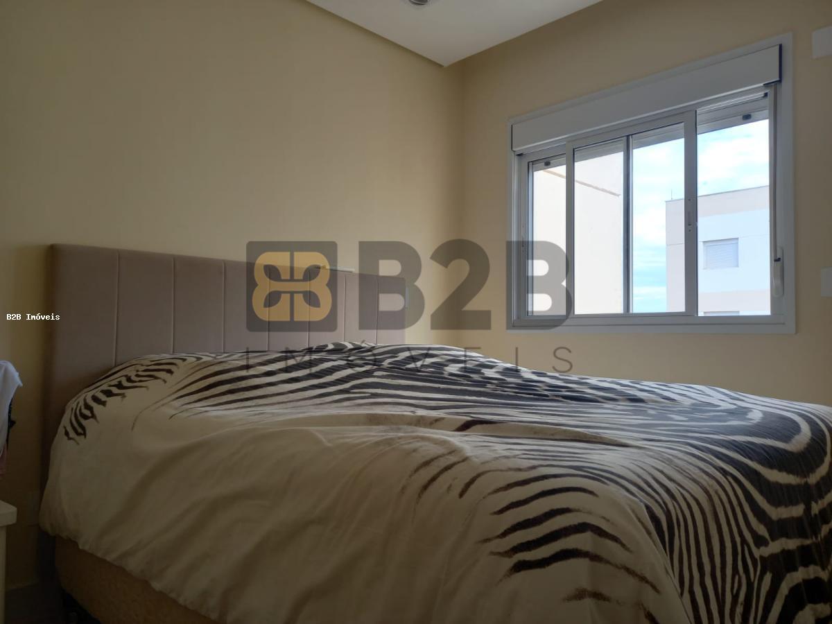 Apartamento à venda com 2 quartos, 64m² - Foto 4