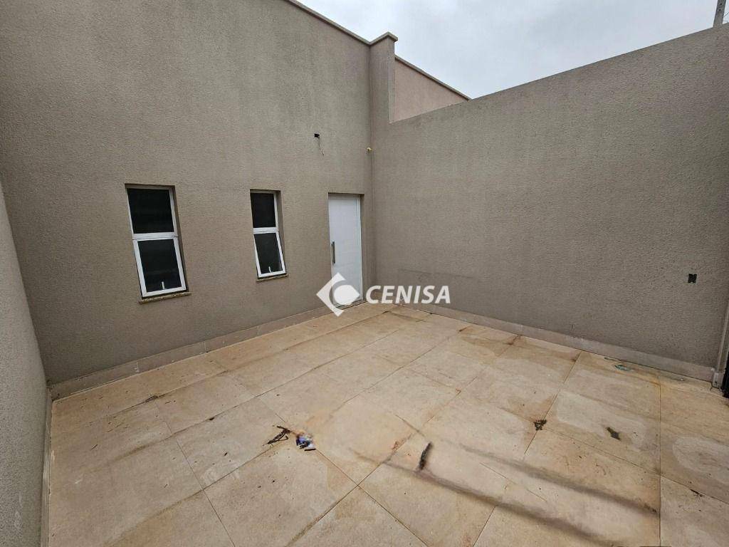 Casa à venda com 2 quartos, 63m² - Foto 1