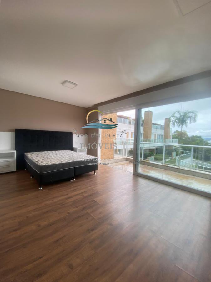 Casa à venda com 4 quartos, 250m² - Foto 3