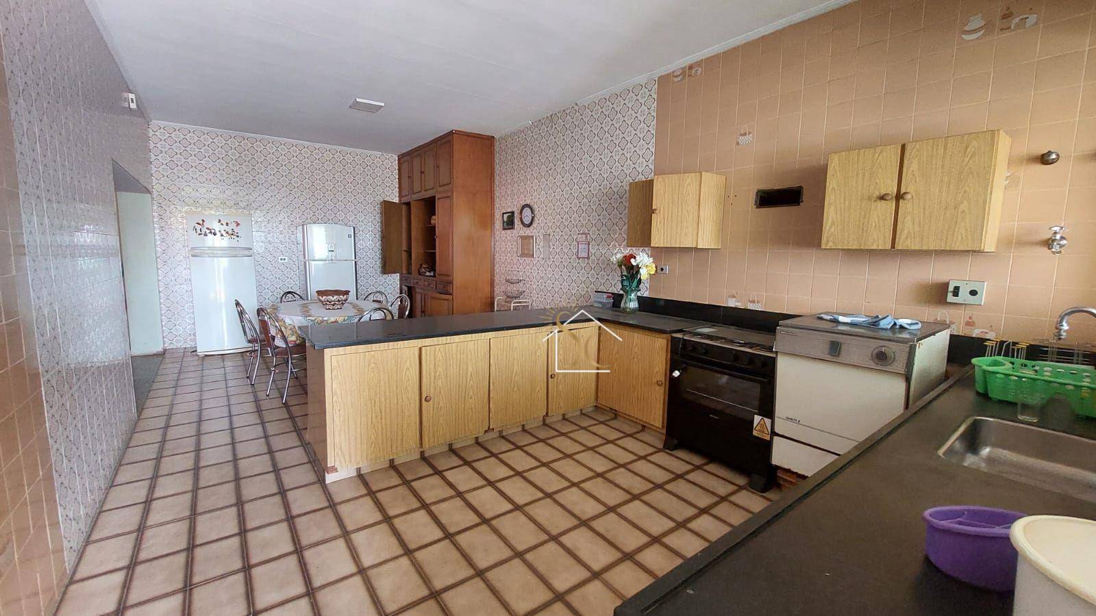Casa à venda e aluguel com 3 quartos, 247m² - Foto 8