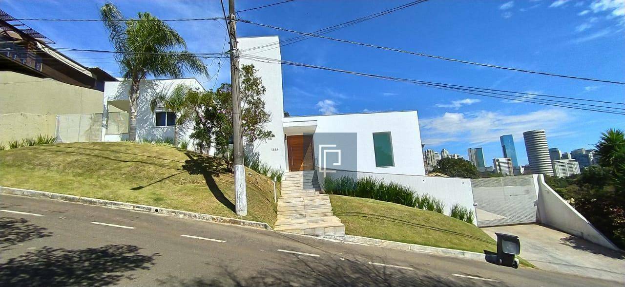 Casa à venda com 4 quartos, 350m² - Foto 3