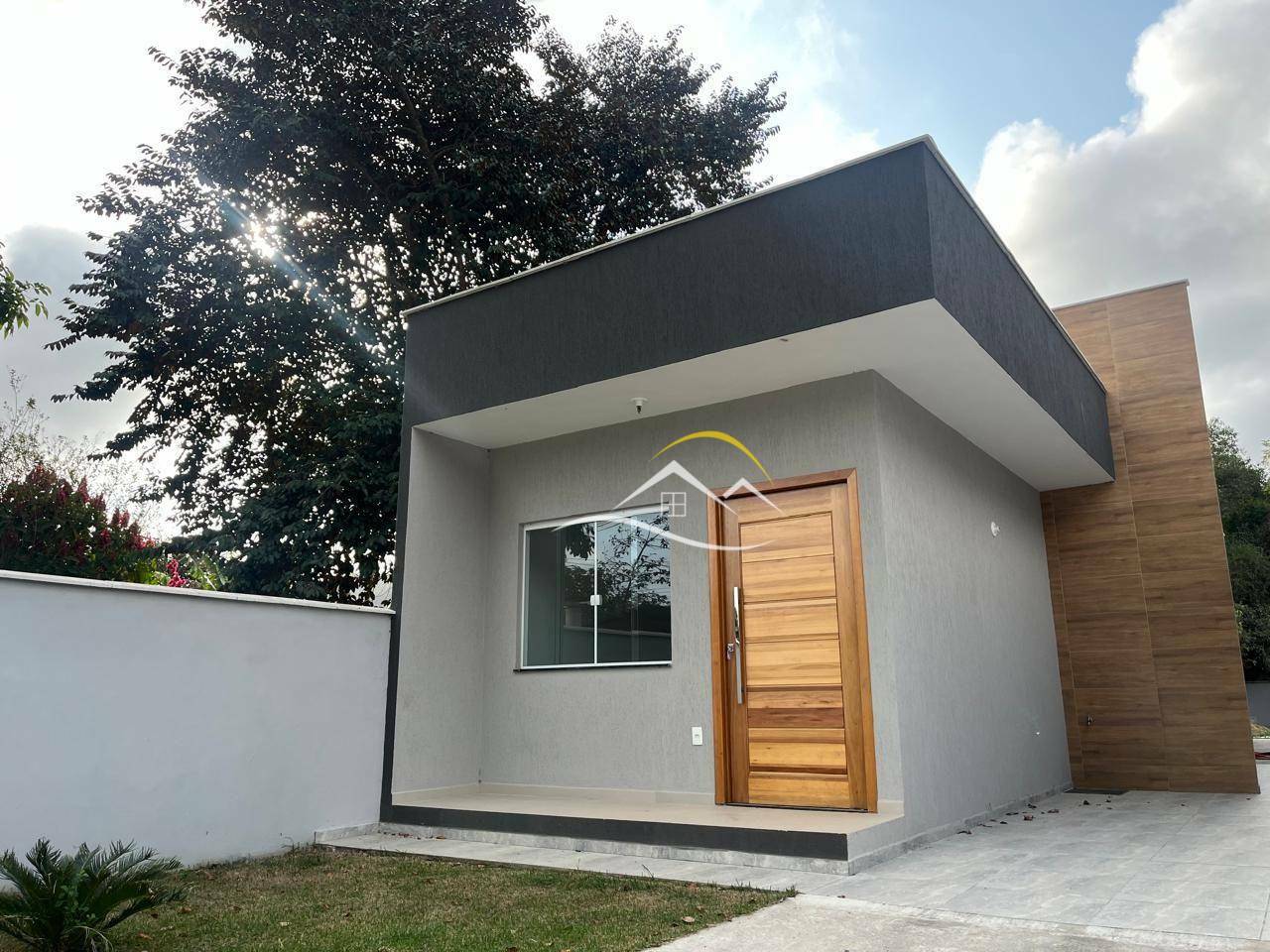 Casa à venda com 2 quartos, 70m² - Foto 2