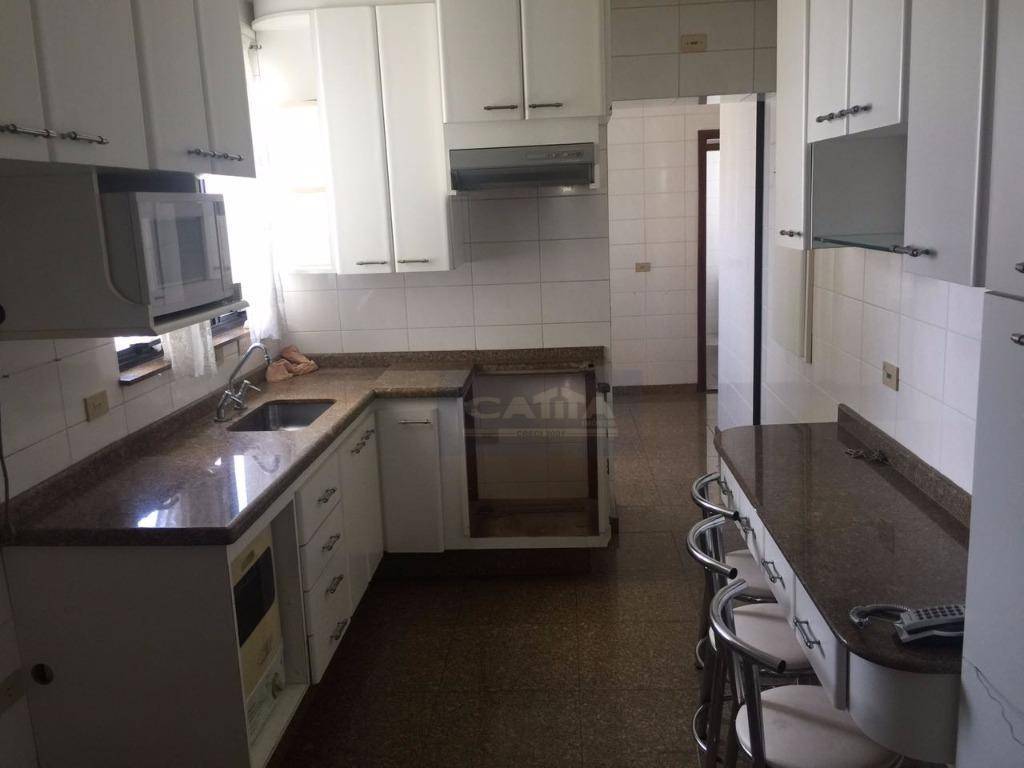 Apartamento à venda com 3 quartos, 132m² - Foto 2