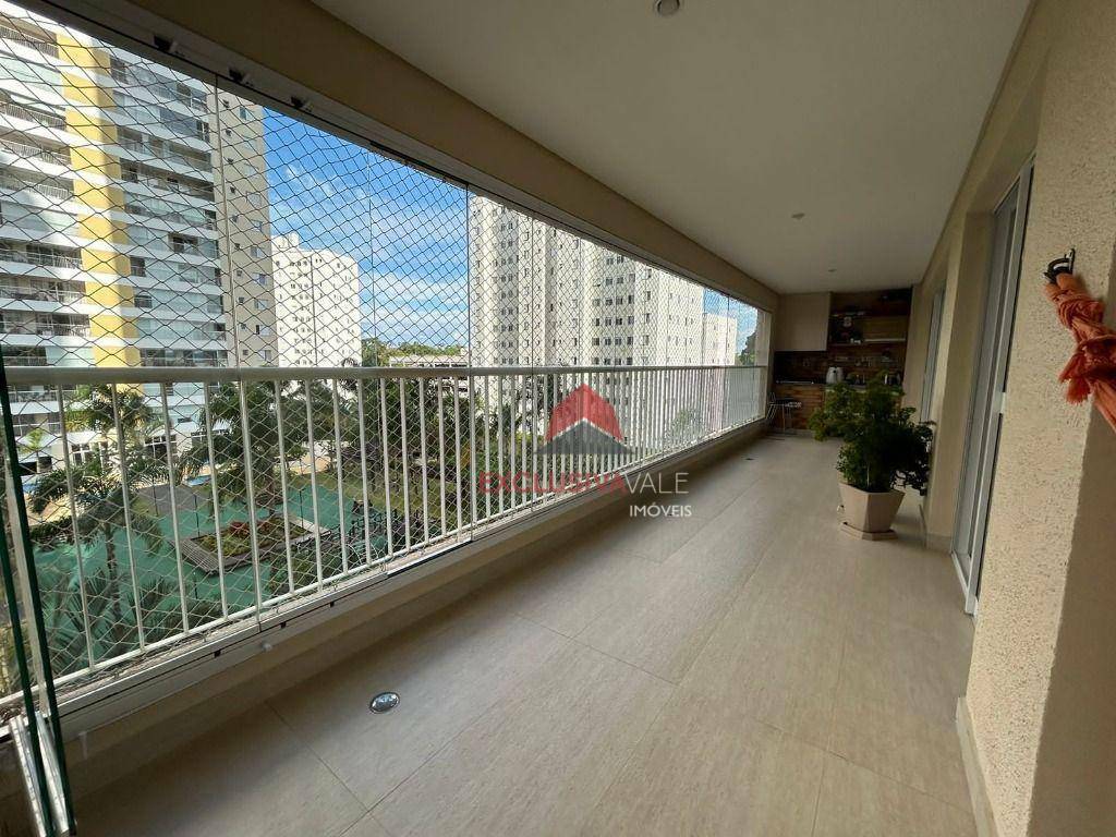 Apartamento à venda com 3 quartos, 156m² - Foto 2