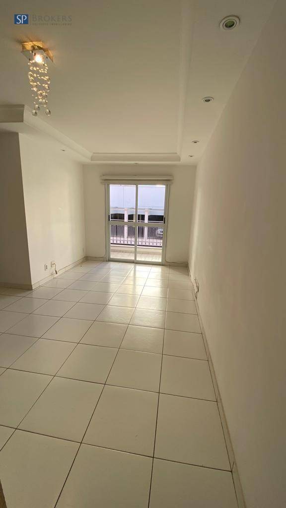 Apartamento à venda com 2 quartos, 75m² - Foto 2