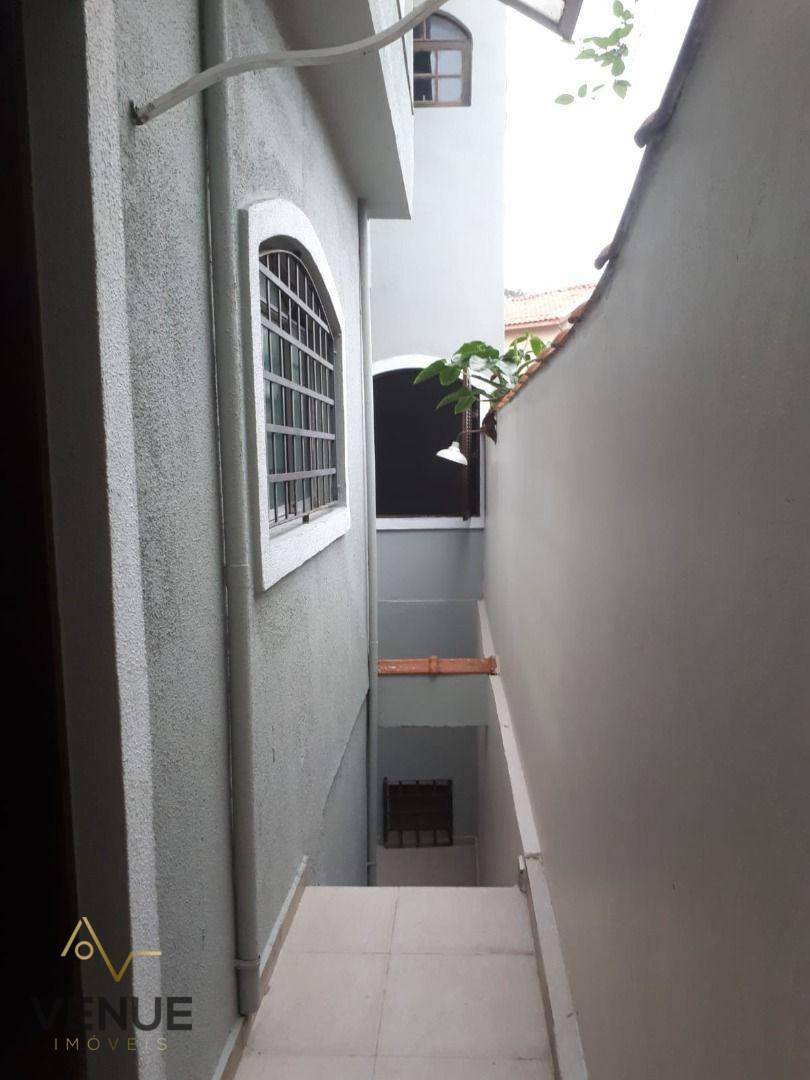 Sobrado à venda com 2 quartos, 200m² - Foto 12