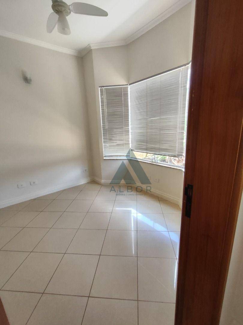 Casa, 3 quartos, 236 m² - Foto 10