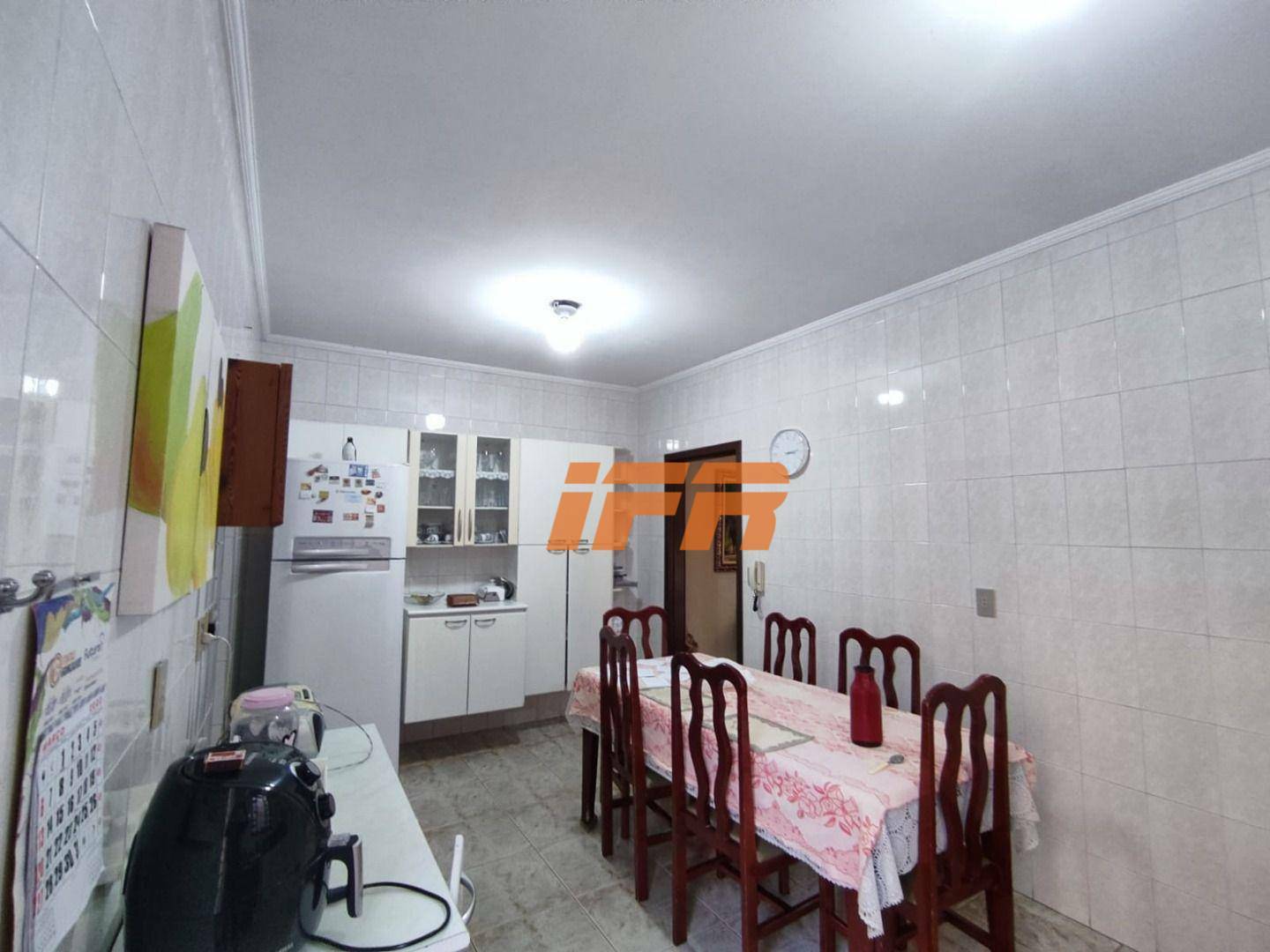 Casa à venda com 6 quartos, 254m² - Foto 52