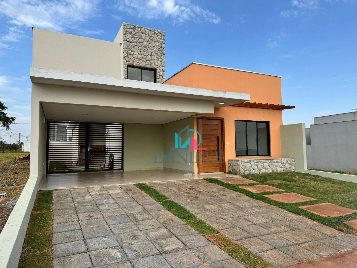 Casa de Condomínio à venda com 3 quartos, 135m² - Foto 1