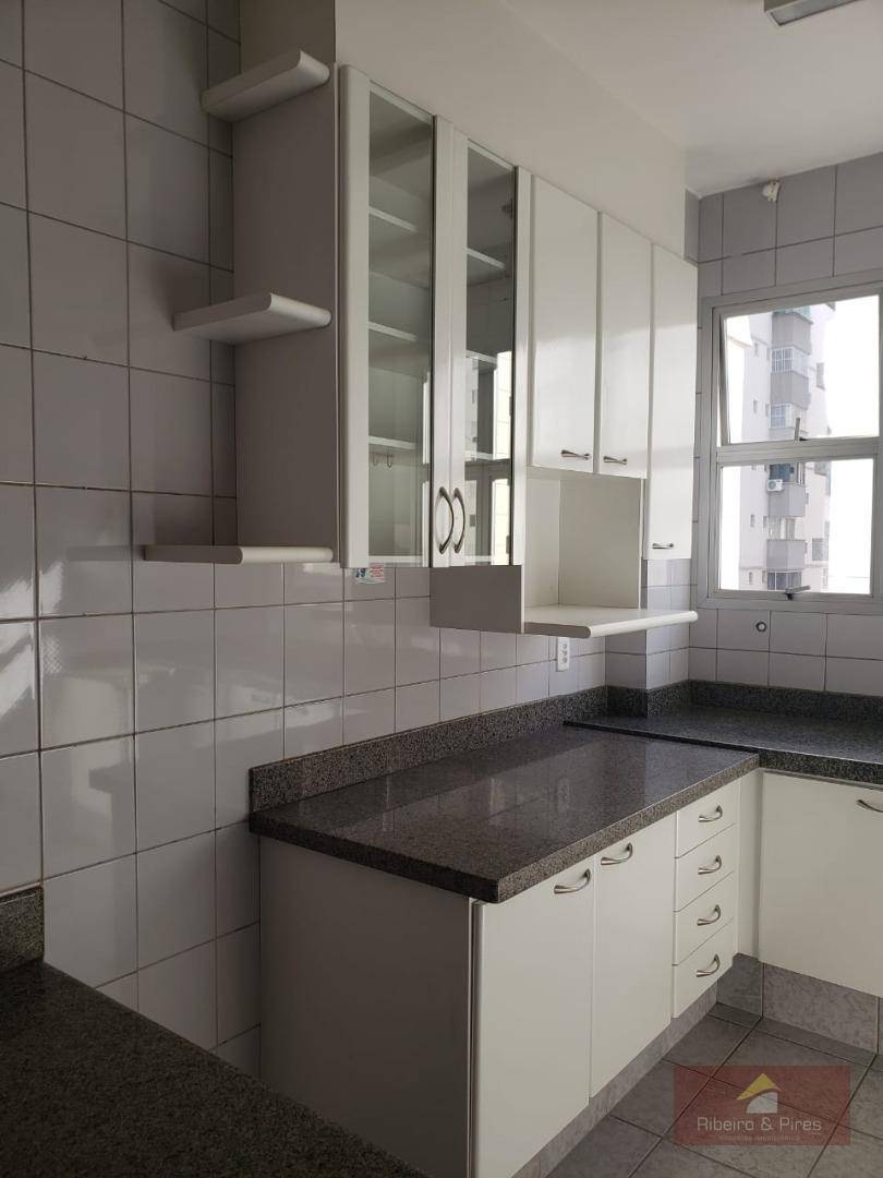 Apartamento à venda com 3 quartos, 162m² - Foto 8