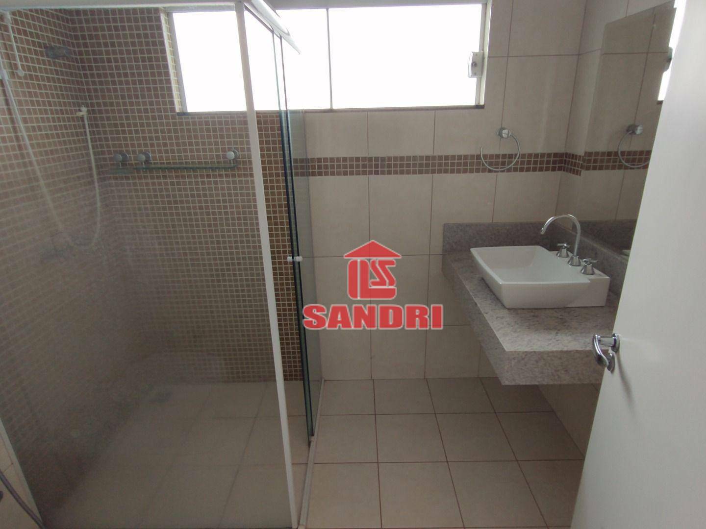 Casa de Condomínio à venda com 3 quartos, 253m² - Foto 18