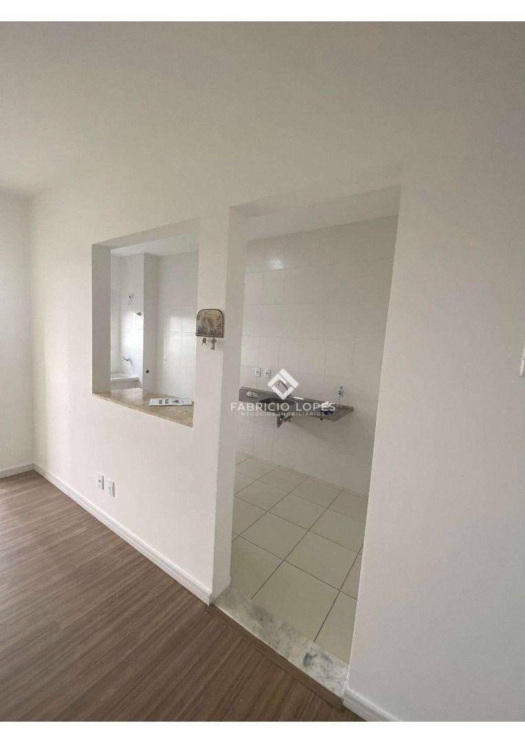 Apartamento à venda com 2 quartos, 60m² - Foto 2