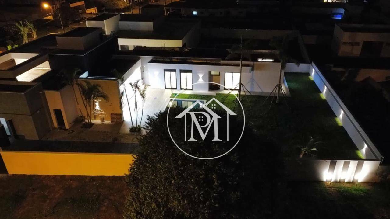 Casa de Condomínio à venda com 3 quartos, 305m² - Foto 4