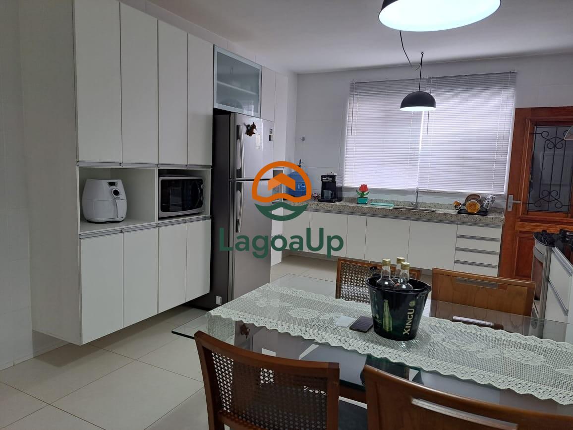 Casa à venda com 4 quartos, 159m² - Foto 3