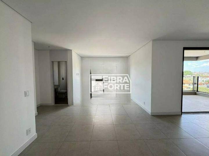 Apartamento à venda com 3 quartos, 125m² - Foto 3