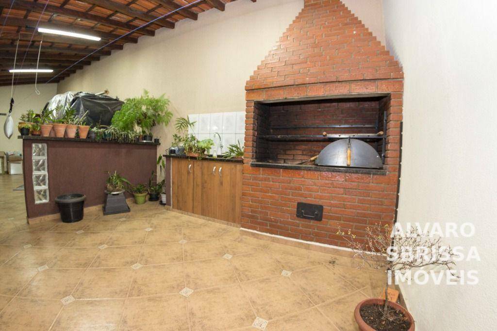 Casa à venda com 4 quartos, 222m² - Foto 12