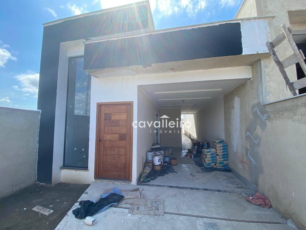 Casa à venda com 3 quartos, 135m² - Foto 1