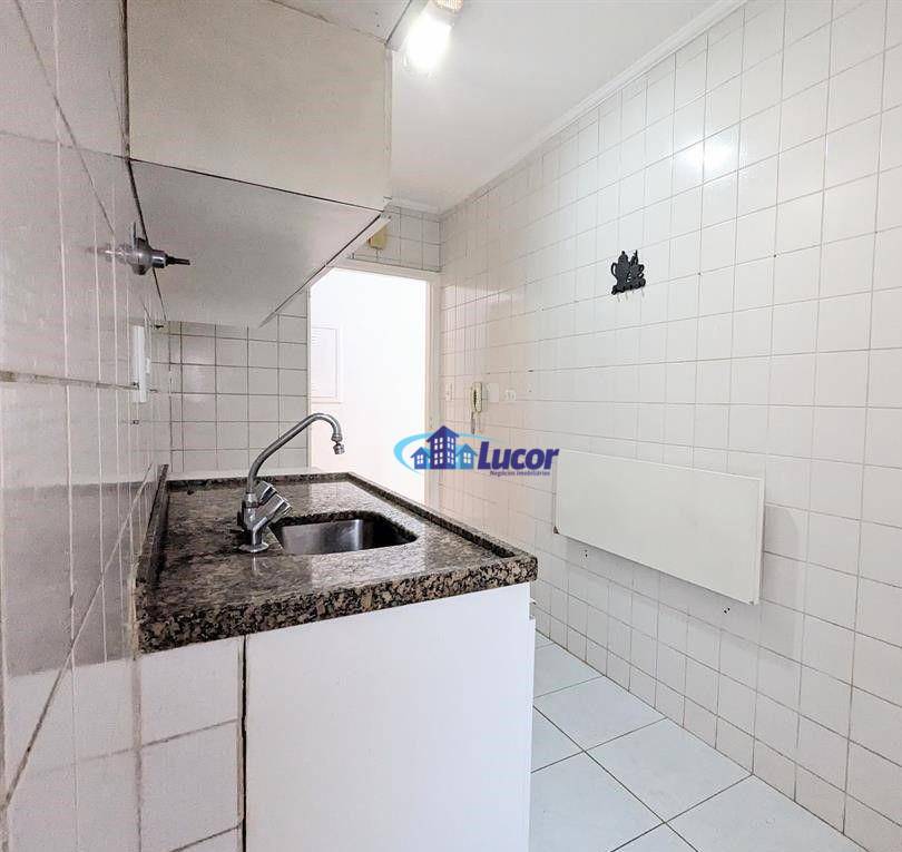 Apartamento à venda com 3 quartos, 70m² - Foto 4