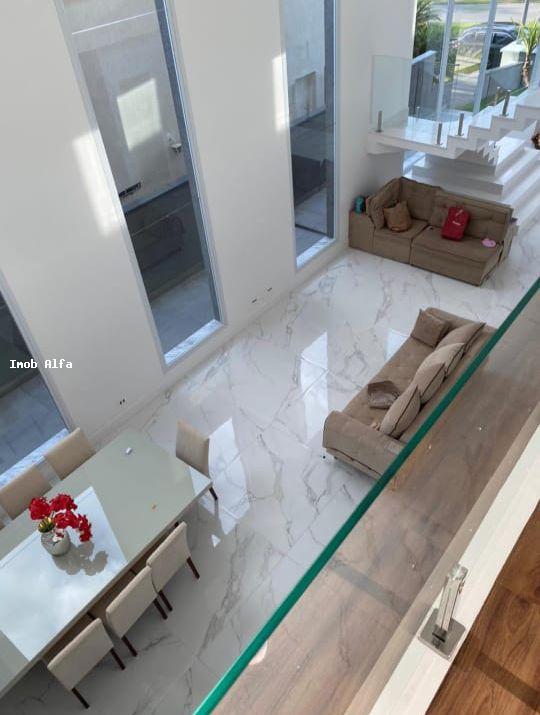 Casa à venda com 3 quartos, 560m² - Foto 1