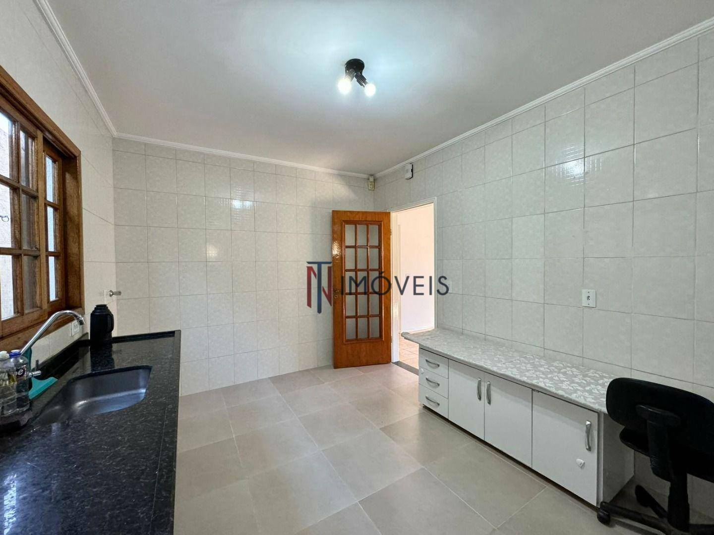 Casa para alugar com 3 quartos, 210m² - Foto 36