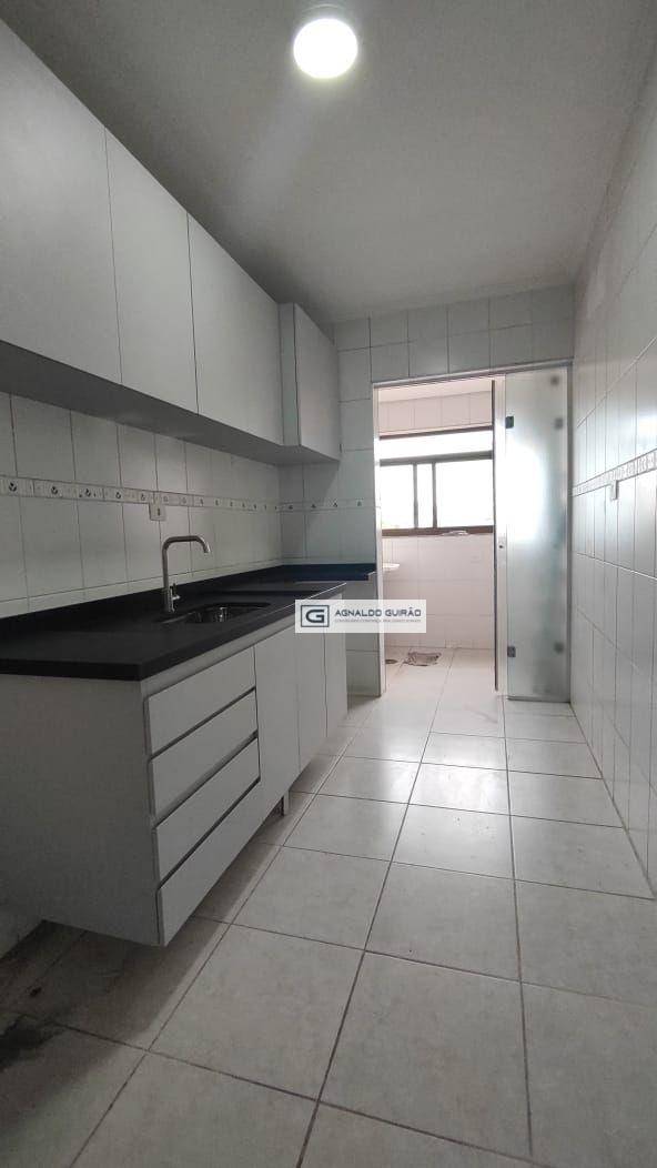 Apartamento à venda com 3 quartos, 95m² - Foto 7