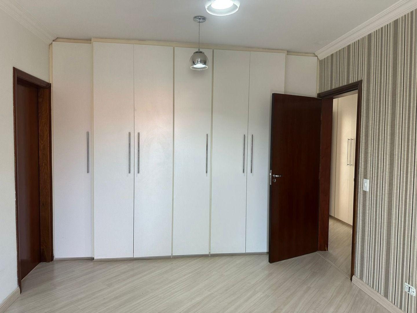 Casa para alugar com 4 quartos, 460m² - Foto 21
