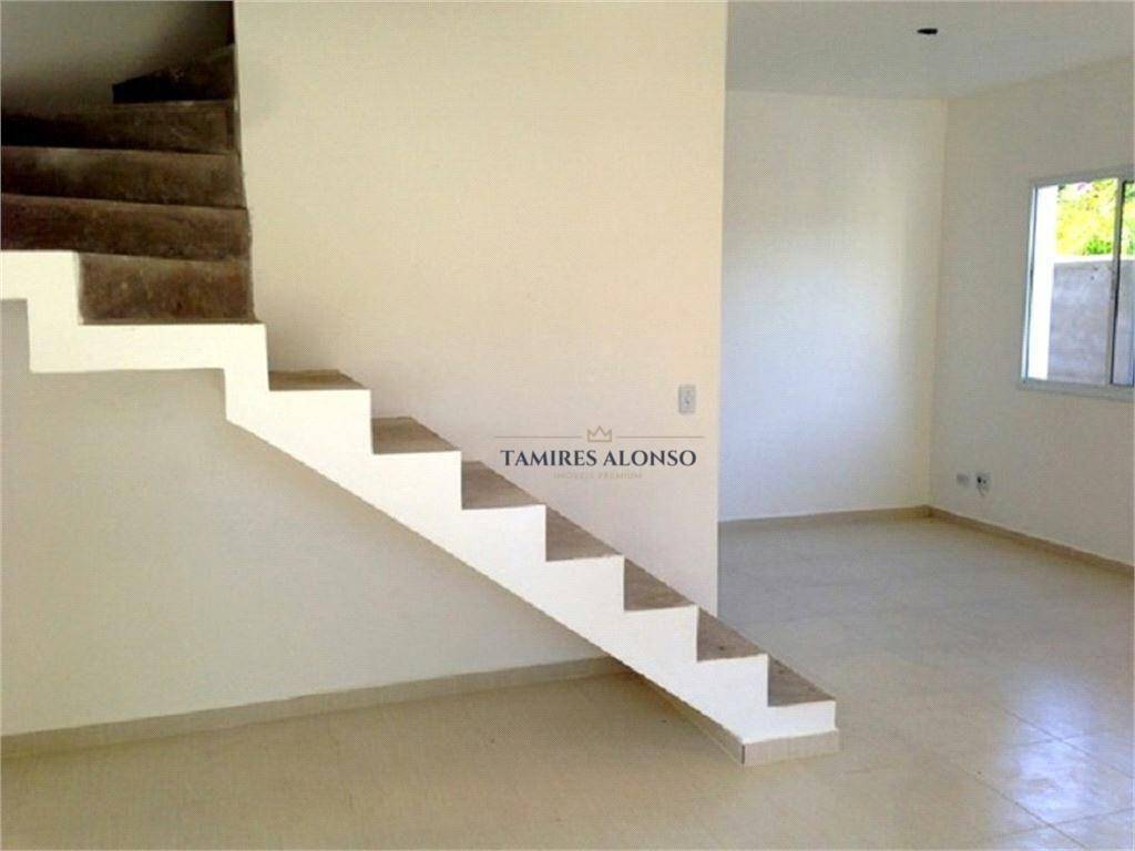 Casa à venda com 3 quartos, 90m² - Foto 15